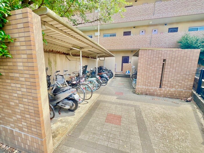 駐輪場 シャルムＨＡＮＤＡ