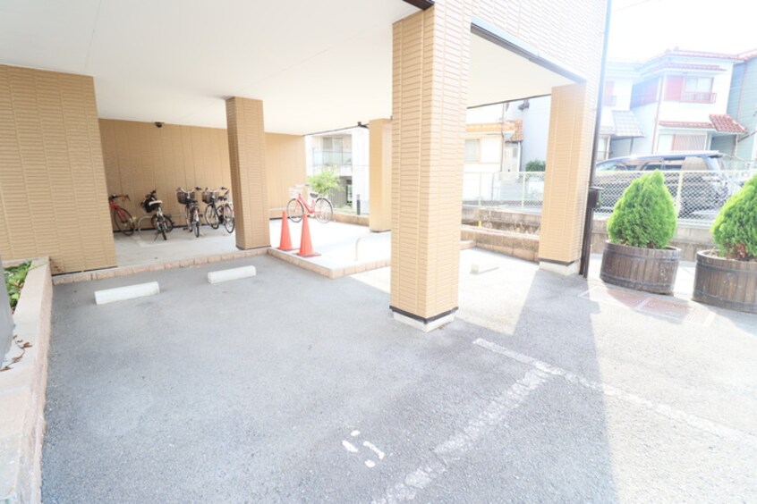 駐車場 カ－サセジオ－ネ