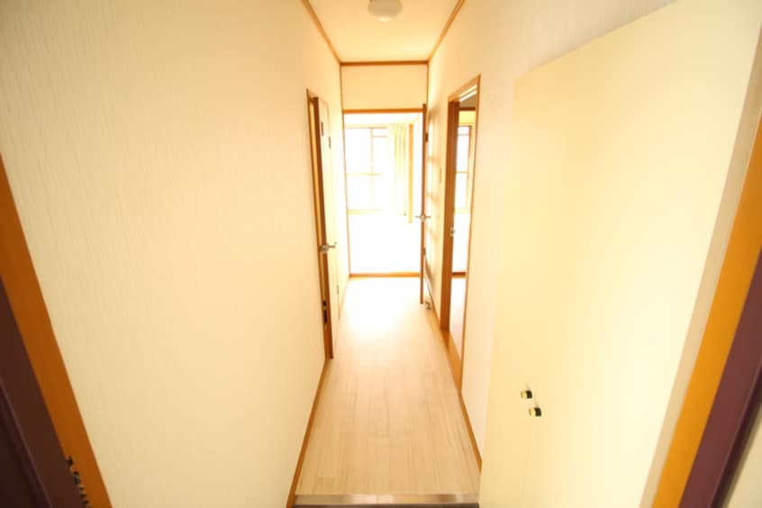 廊下 潔ハイマンション