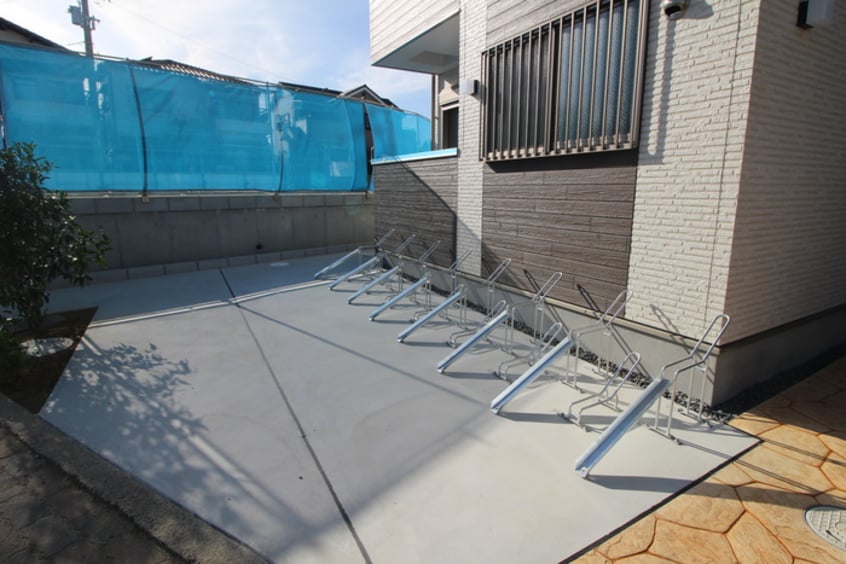 駐輪場 e-house羽曳野