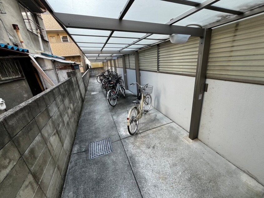 駐輪場 ＲＥＧＡＬ　ＣＯＵＲＴ塚口