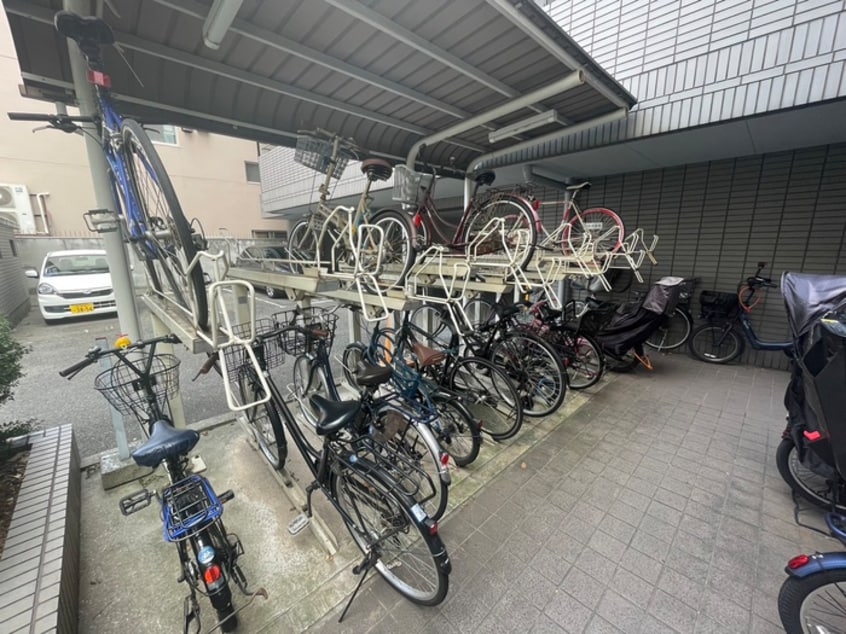 駐輪場 エレガンストキワ
