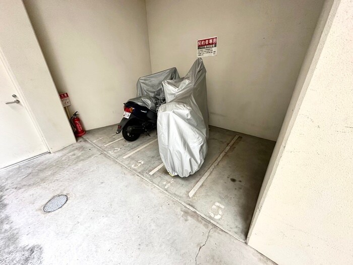 バイク置き場 ＣＡＳＳＩＡ十三