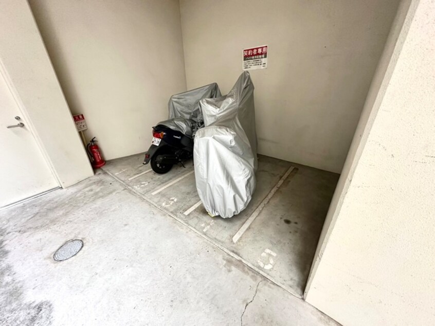 バイク置き場 ＣＡＳＳＩＡ十三