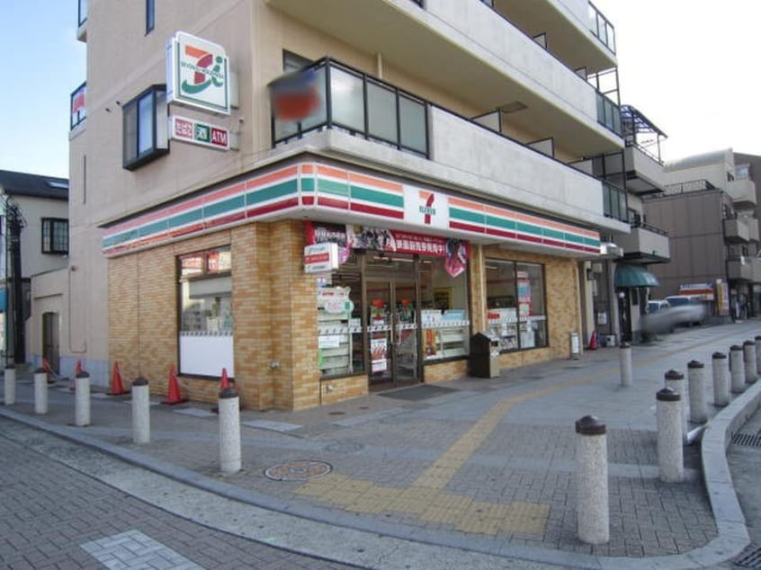 セブンイレブン(コンビニ)まで1800m コンフォ－ルＦｕｍｉ