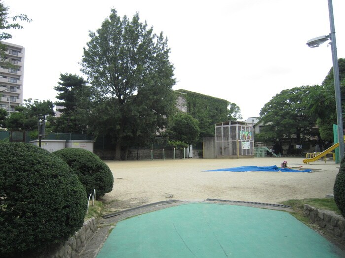 公園(公園)まで320m 芦屋ニューコーポ