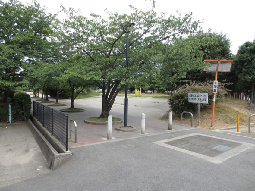 鴨公園(公園)まで400m ISE伊勢住宅　綾園7605