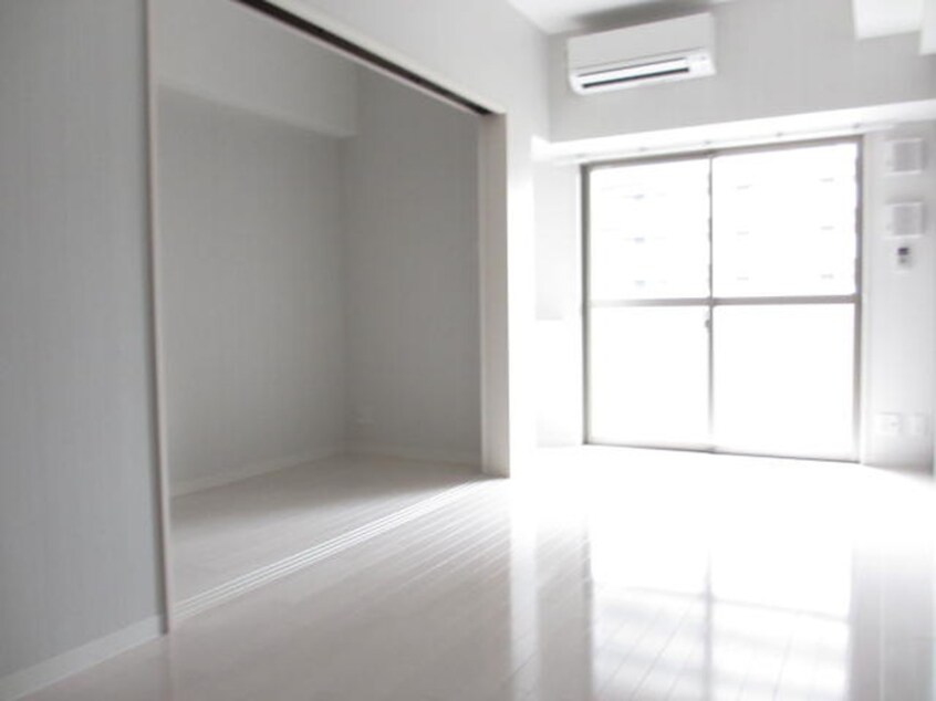 居室 ｴﾚｶﾞﾝﾄﾚｼﾞﾃﾞﾝｽ