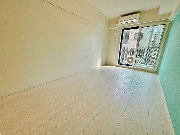 居室 THE MUSIC COURT