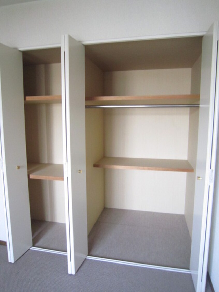 収納 アステ－ル住道