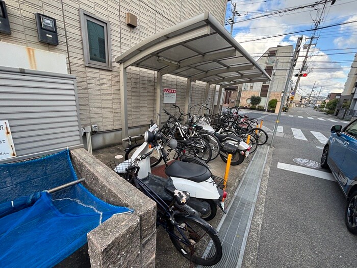 駐輪場 ルミネ甲東園