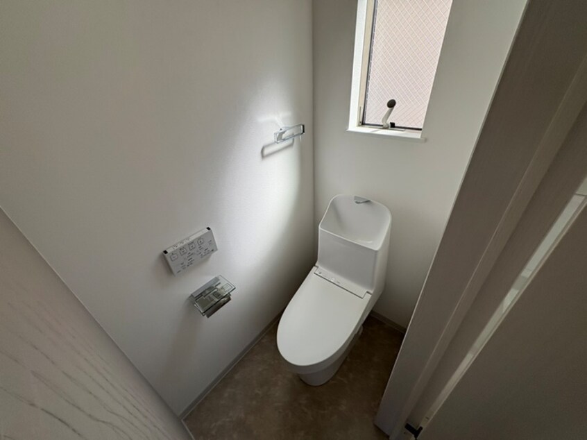 トイレ EXSONIA湊川