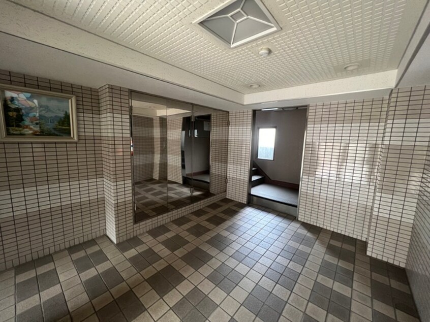 エントランス部分 シャルマンコ－ポサノ