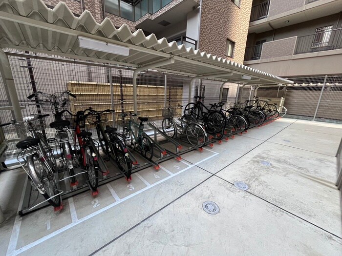 駐輪場 ウェスタ四条