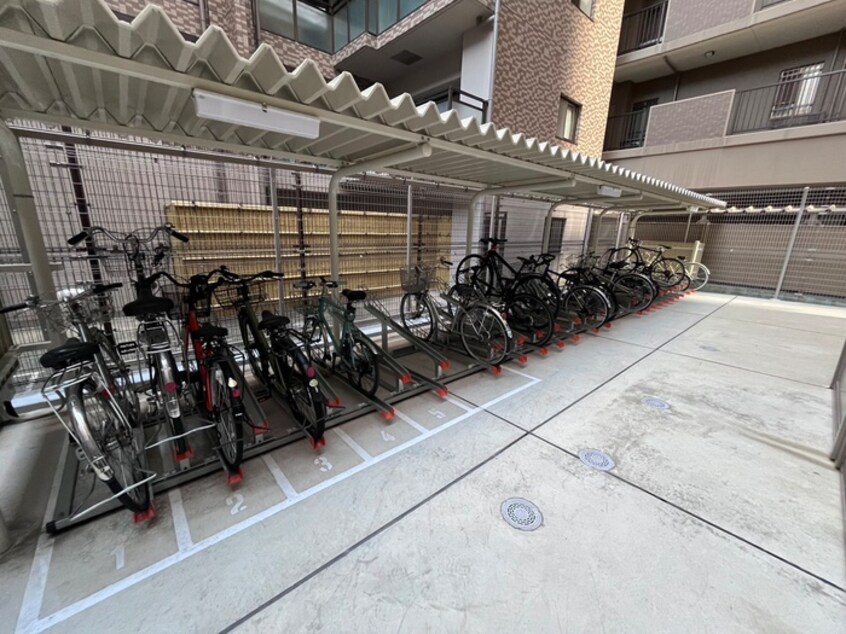 駐輪場 ウェスタ四条