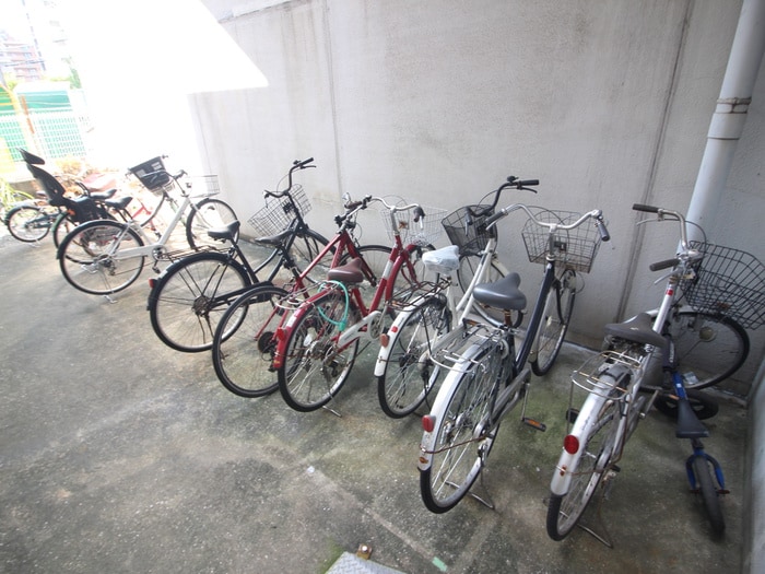 駐輪場 阪神ﾊｲｸﾞﾚｰﾄﾞﾏﾝｼｮﾝ１０番館