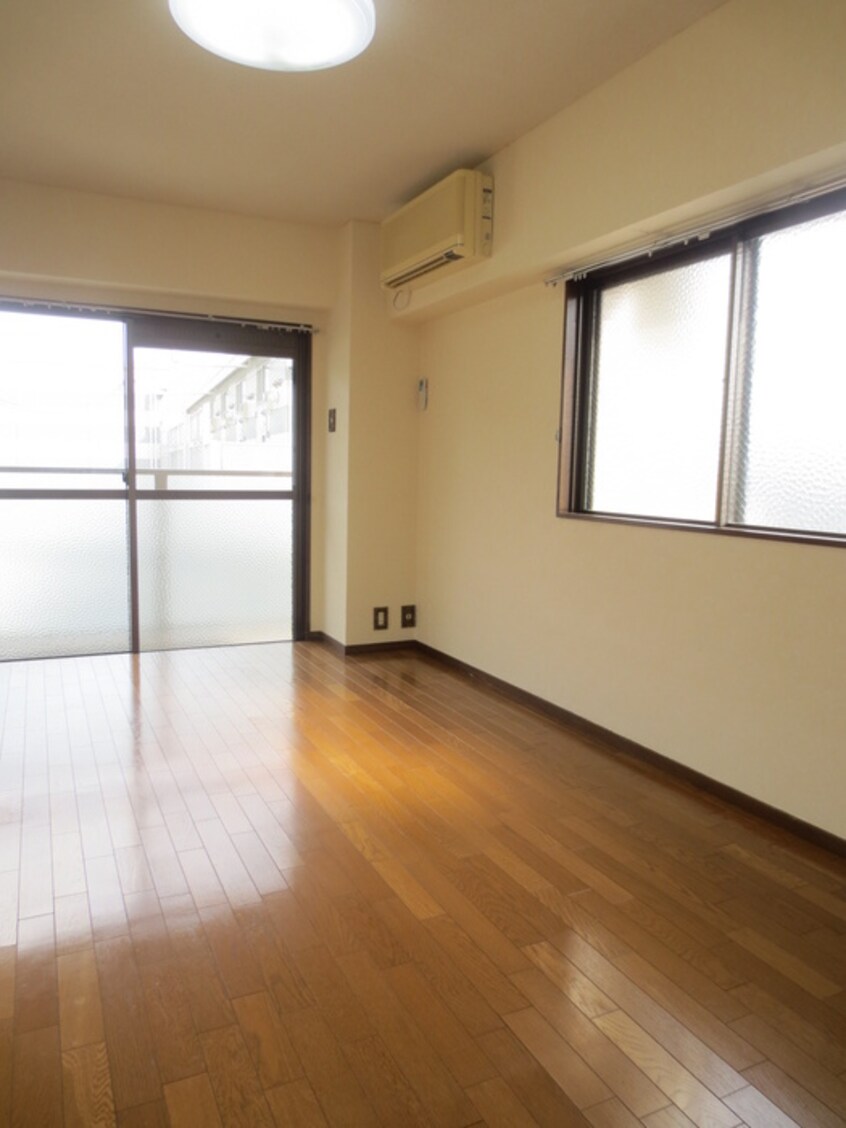 居室 オアシス岡本