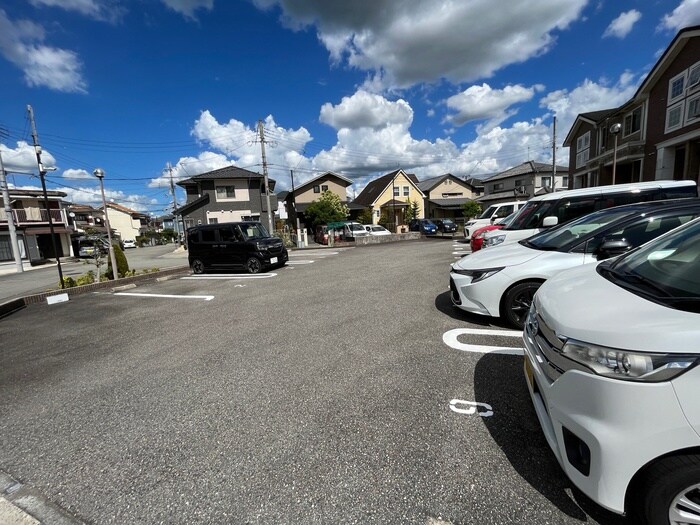 駐車場 カリーノRフィーネ