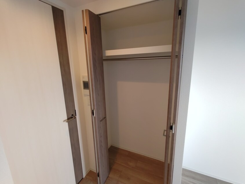 収納 アルティザ江坂（1106）