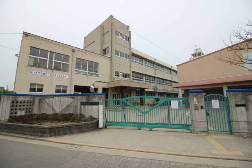 堺市立榎小学校(小学校)まで270m ラ・レズイダンス・リル