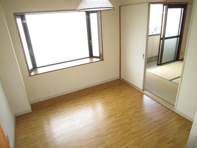 居室 ニッシンハイツ