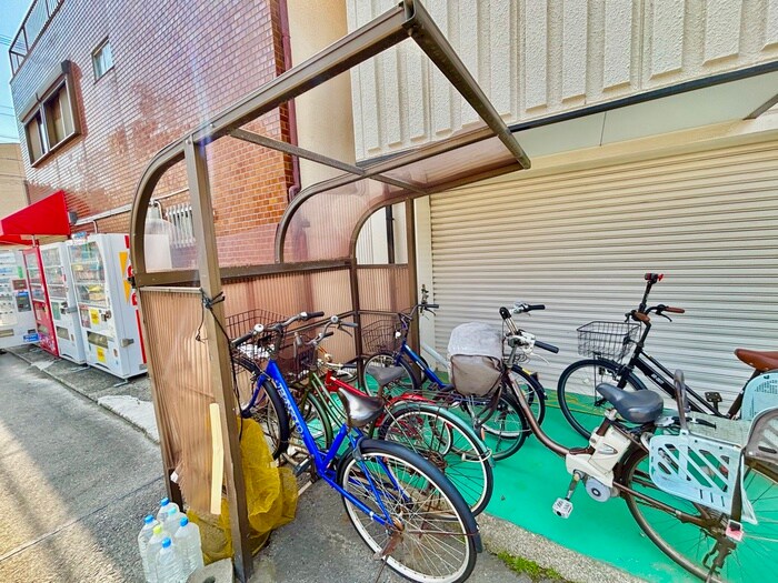 駐輪場 ニッシンハイツ