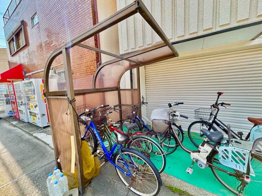 駐輪場 ニッシンハイツ