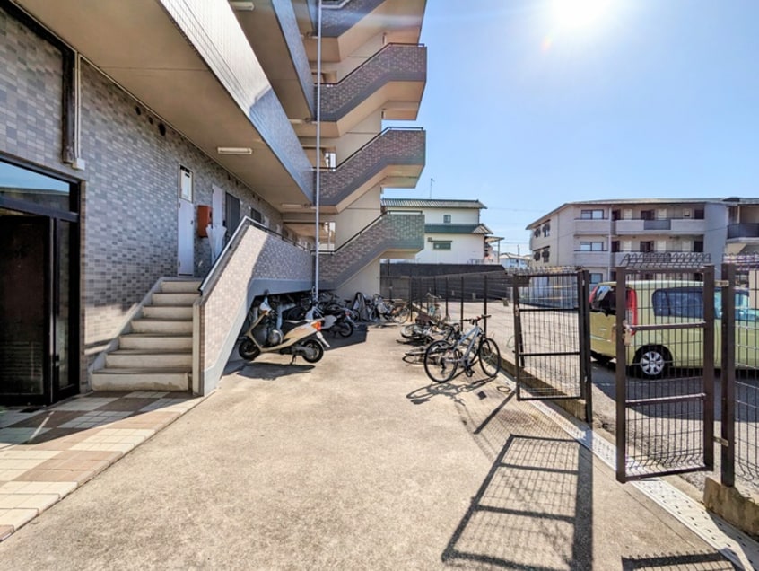 駐輪場 ジョイフル 明和