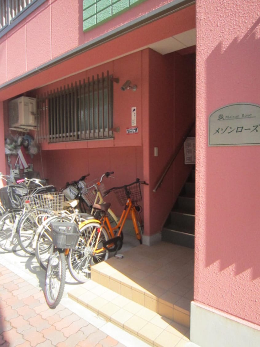 エントランス部分 メゾン・ローズ