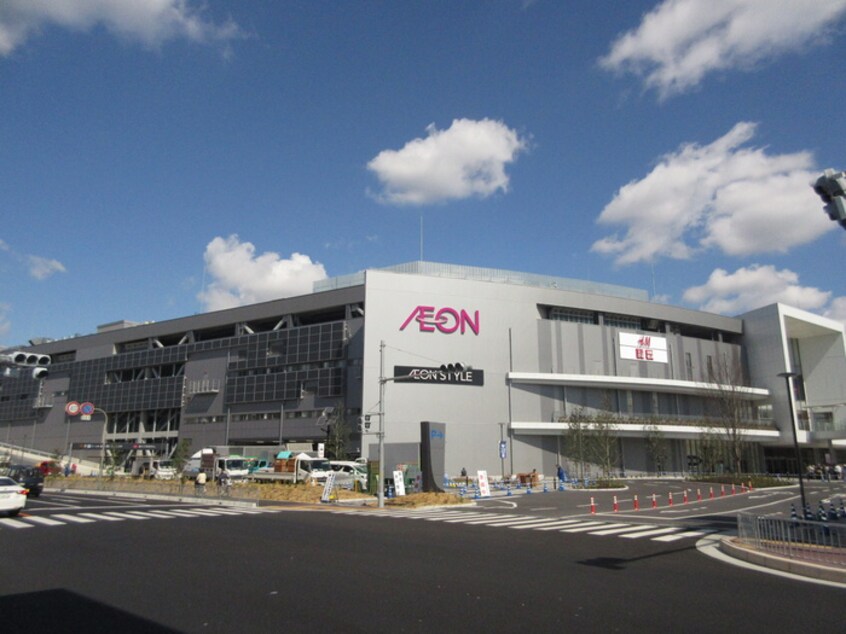 イオン(ショッピングセンター/アウトレットモール)まで587m フィアスコート北旅籠町東１番館