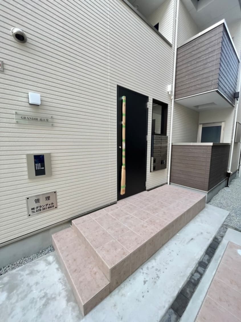 エントランス部分 ＧＲＡＮＤＩＲ近江堂