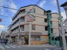 セブンイレブンさん(コンビニ)まで160m プチメゾン萱島　Ⅴ