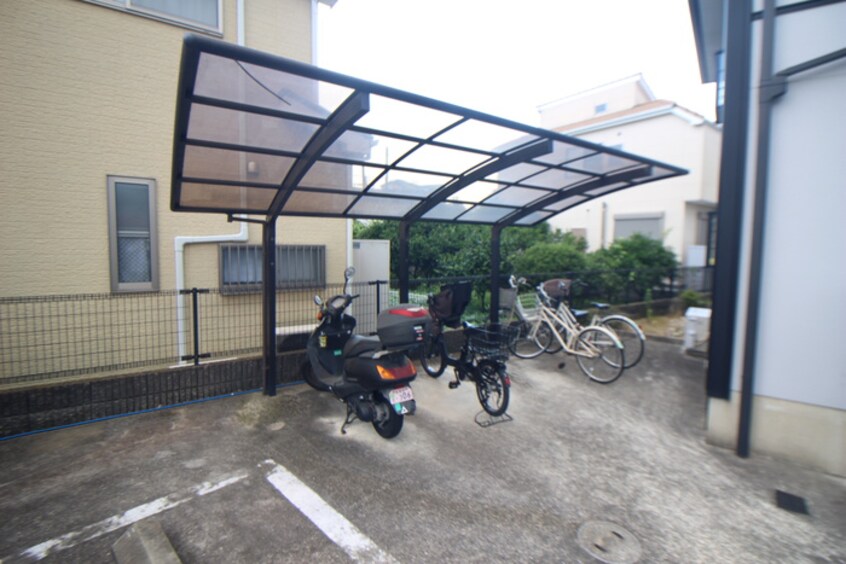 駐輪場 サンライフ北畑 B棟