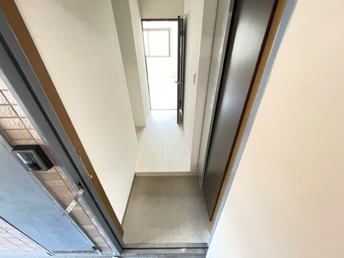 廊下 GRACE TACHIBANA