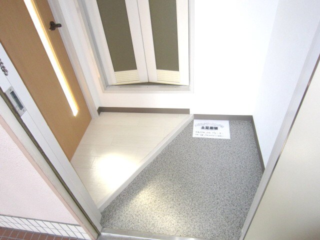 玄関 プレアール長居公園