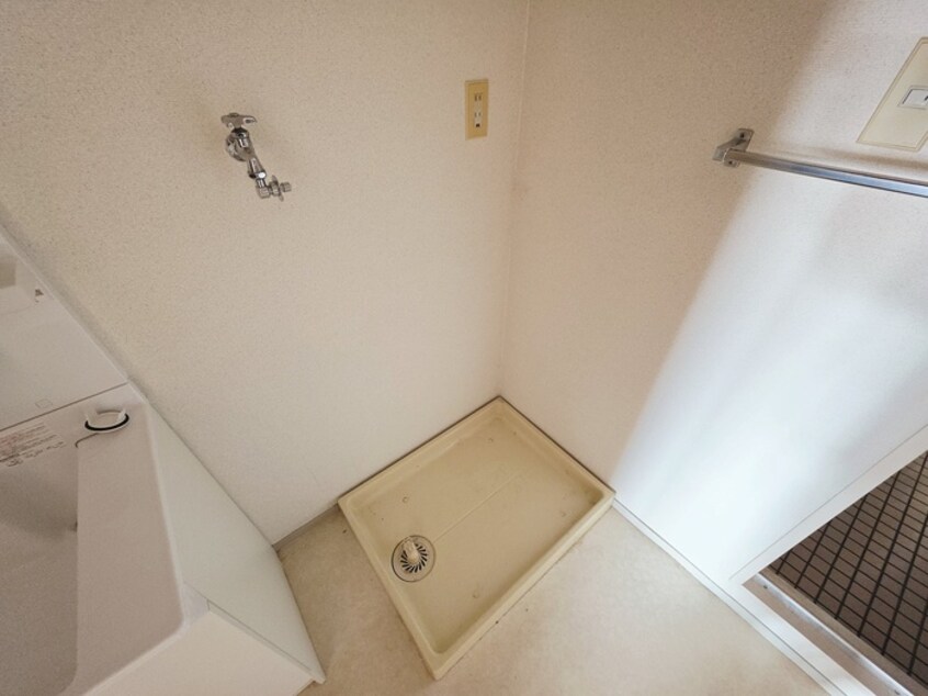 洗濯機置場 ﾗｲｵﾝｽﾞﾏﾝｼｮﾝ北鈴蘭台第2　1103号