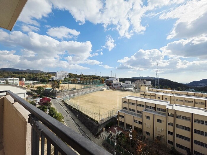 室内からの展望 ﾗｲｵﾝｽﾞﾏﾝｼｮﾝ北鈴蘭台第2　1103号