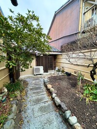 本町三丁目貸家