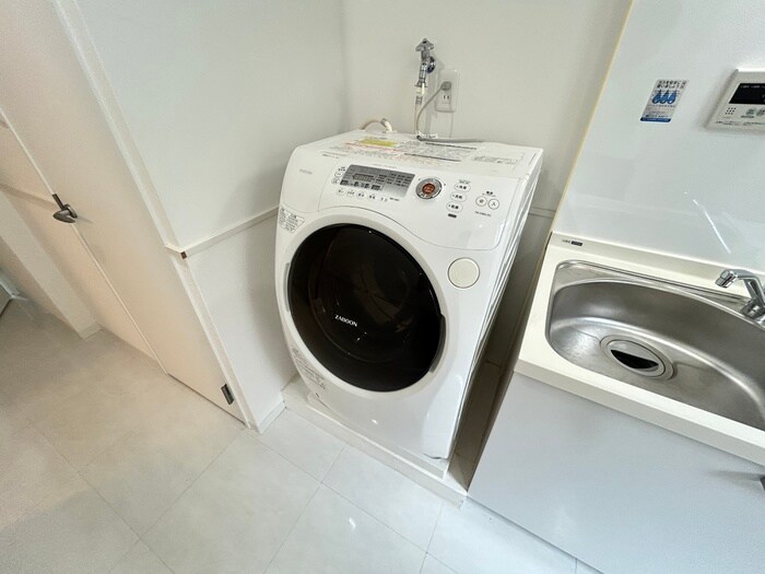 洗濯機置場 ロイヤルハイツ緑地公園