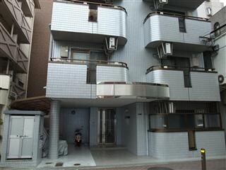 エントランス部分 ルブール城東