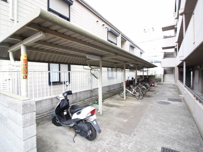 駐輪場 メゾンアベニール