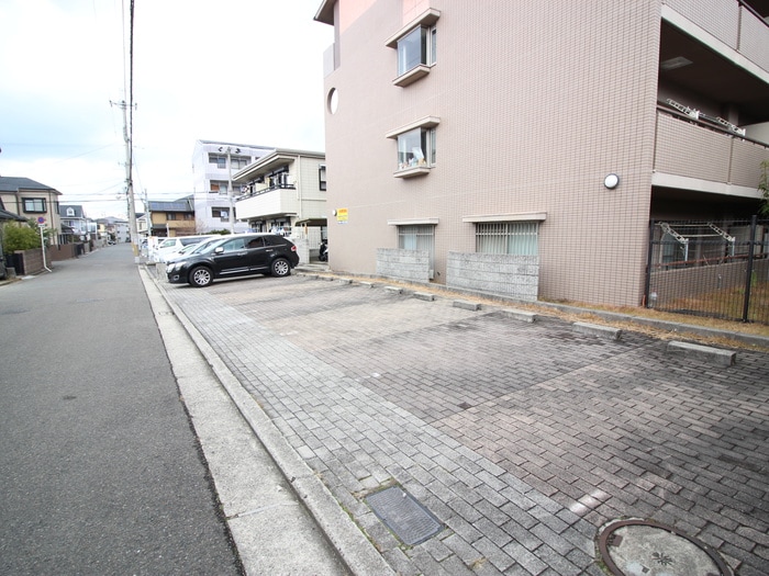 駐車場 メゾンアベニール