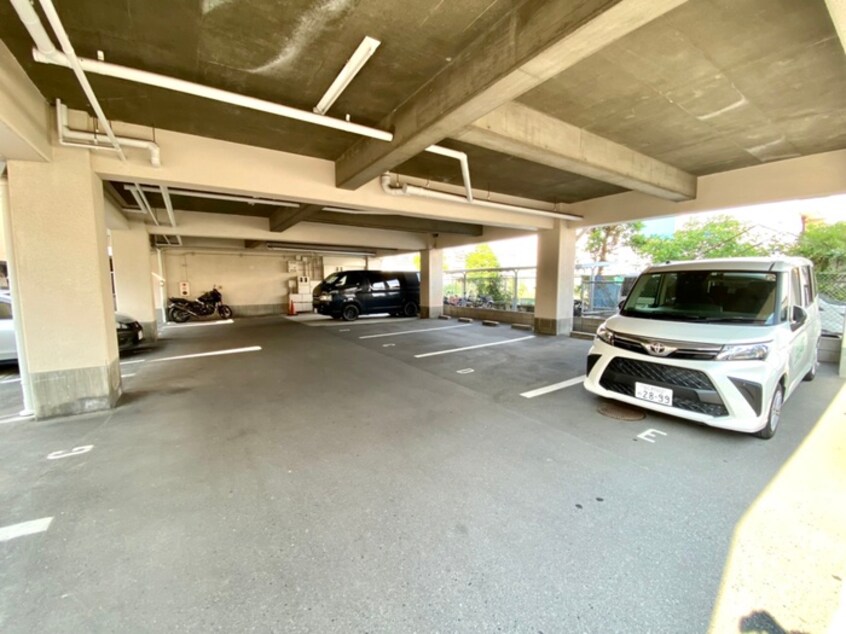 駐車場 スリースター鶴町