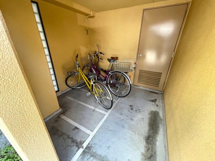 駐輪場 イ－ストゲ－ト神戸