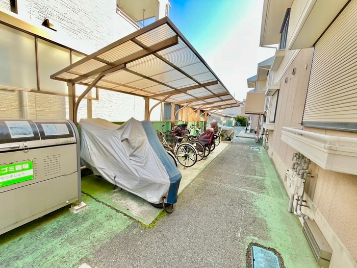 駐輪場 セジュ－ル正木