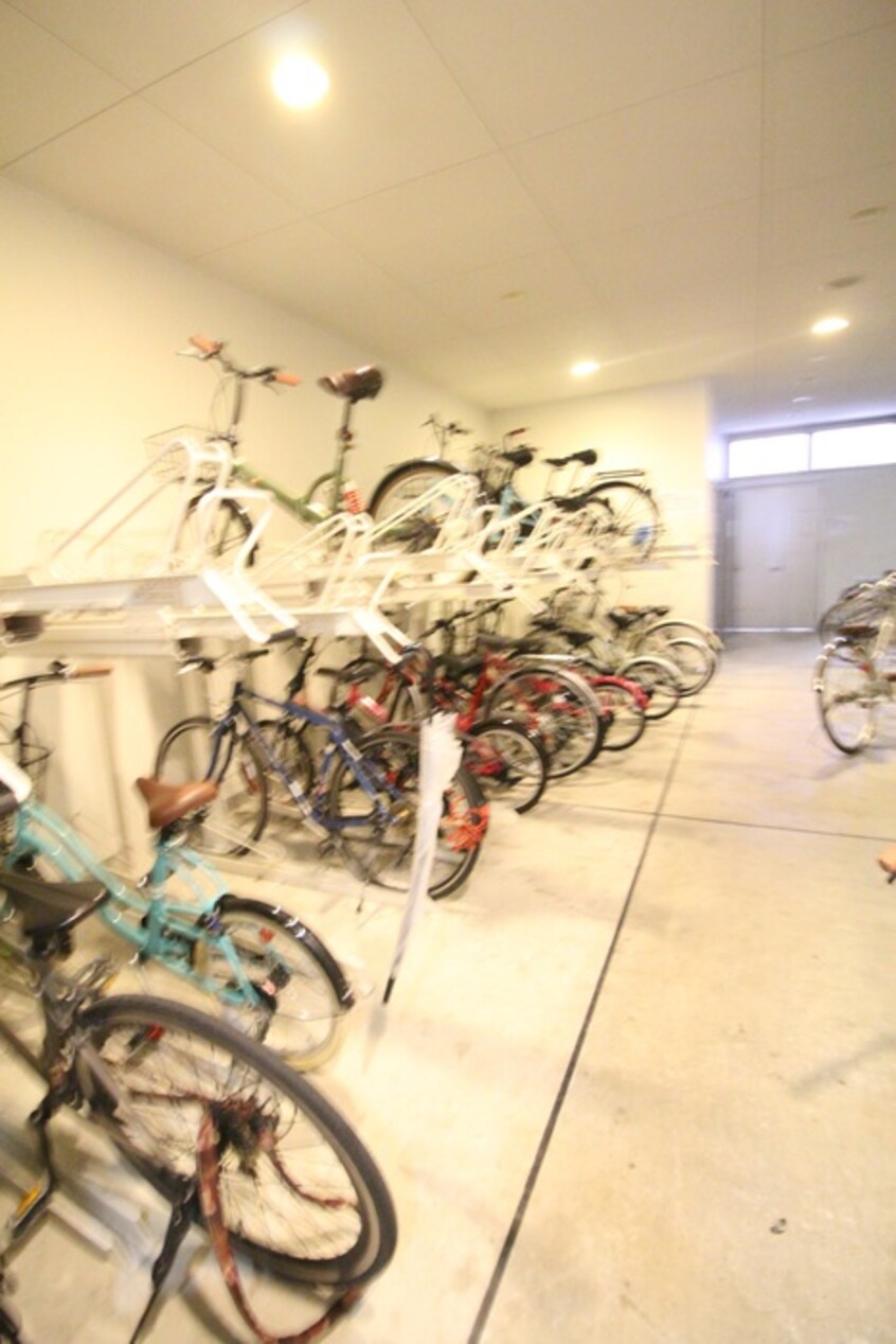 駐輪場 ＢＲＡＶＩ　南船場