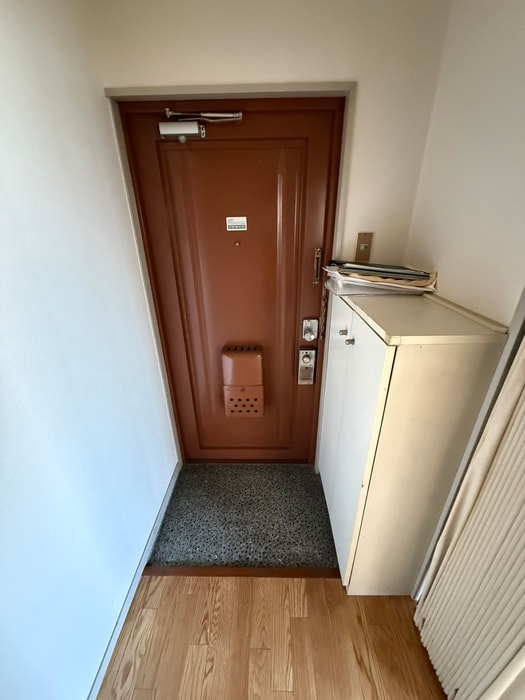 玄関 レスポワ－ル２１