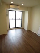 居室 Premiere Maison (ﾌﾟﾙﾐｴ-ﾙﾒｿﾞﾝ)