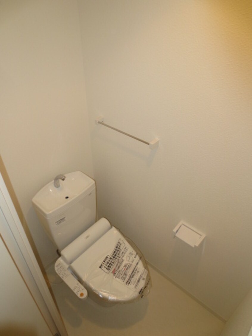 トイレ Premiere Maison (ﾌﾟﾙﾐｴ-ﾙﾒｿﾞﾝ)