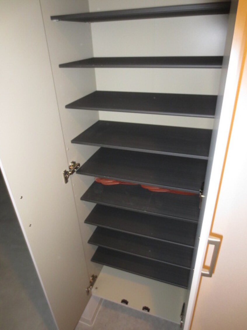 靴箱 Premiere Maison (ﾌﾟﾙﾐｴ-ﾙﾒｿﾞﾝ)